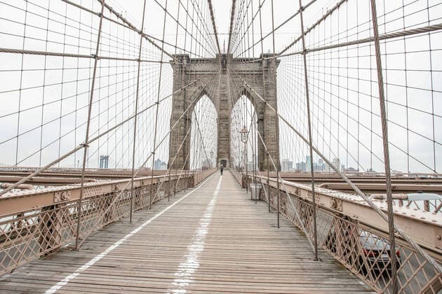 March 30, 2020, New York, NEW YORK, ESTADOS UNIDOS: View of the empty Brooklyn Bridge during Pandemic Coronavirus Covid-19 in New York in the United States. New York ESTADOS UNIDOS - ZUMAc233 47106739st Copyright: xVanessaxCarvalhox