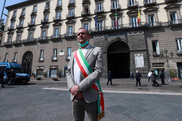Naples 30-03-2020 Coronavirus emergency (COVID-19) Palazzo San Giacomo seat of the municipality of Naples, minute of silence for the Coronavirus victims in the photo the Mayor Luigi De Magistris and flags at half mast (Newfotosud Alessandro Garofalo) (napolipress Fotogramma, Naples - 2020-03-31) p.s. la foto e utilizzabile nel rispetto del contesto in cui e stata scattata, e senza intento diffamatorio del decoro delle persone rappresentate  Copyright: xnapolipressx xFOTOGRAMMAx