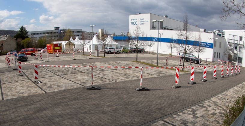 Wuerzburg, VCC, 31.03.2020, Corona-Teststrecken als Drive In in Betrieb Bild: Die neue Corona - Drive In Teststrecke ist in Betrieb Copyright: HMBxMediax xHeikoxBecker