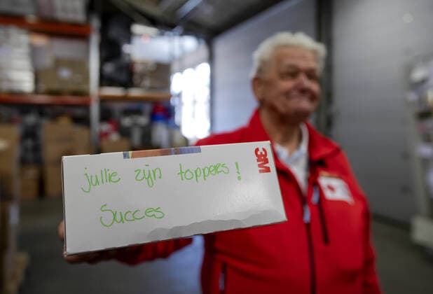 31-03-2020 Loenen Queen Máxima during her visit in the context of the coronavirus outbreak (COVID-19) at the volunteers of the Red Cross in Loenen, Gelderland.  Copyright: xxPPE Poolx