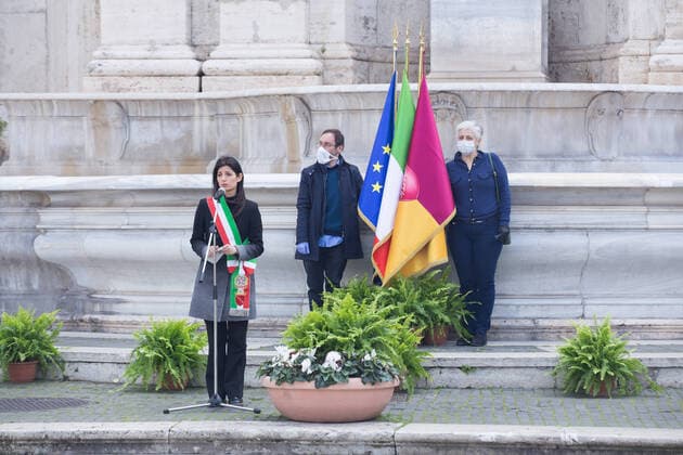 Mayor of Rome, Virginia Raggi, in Piazza del Campidoglio, recalled victims of Covid-19 pandemic with a minute s silence. (Photo by Matteo Nardone Pacific Press) Rome: Virginia Raggi remembers victims of Covid-19