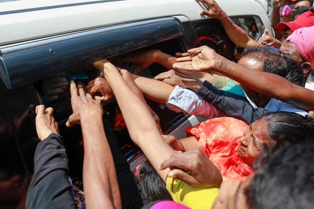 March 31, 2020, Dhaka, Bangladesh: People rushing cars to get financial aid during the nationwide lockdown imposed as a measure to prevent the spread of COVID-19, in Dhaka, Bangladesh, March 31, 2020. A nationwide lockdown is going on all over the country to curb the spread of the novel COVID-19 in the wake of five deaths and at least 51 infections. Dhaka Bangladesh - ZUMAd117 20200331_zap_d117_007 Copyright: xSuvraxKantixDasx