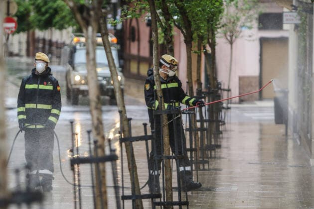 March 31, 2020: March 31, 2020 (Malaga) The Military Emergency Unit has begun disinfecting tasks in the historic center of the capital of Malaga due to the state of Alarm by the coronavirus. - ZUMAc161 20200331_zap_c161_016 Copyright: xLorenzoxCarnerox