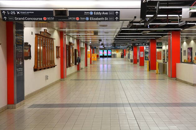AUSTRALIA CORONAVIRUS COVID-19, An empty concourse is seen at Central Station in Sydney, Wednesday, April 1, 2020. ( NO ARCHIVING, EDITORIAL USE ONLY, NO USE IN BOOKS WITHOUT CONSENT SYDNEY NSW AUSTRALIA  Copyright: xDANxHIMBRECHTSx 20200401001461170145