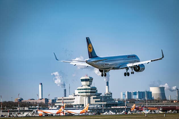 Berlin Reinickendorf OT Tegel, Flughafen Berlin Tegel TXL, Ankunft Lufthansa aus Frankfurt 10 Uhr am 01.04.2020 Berlin