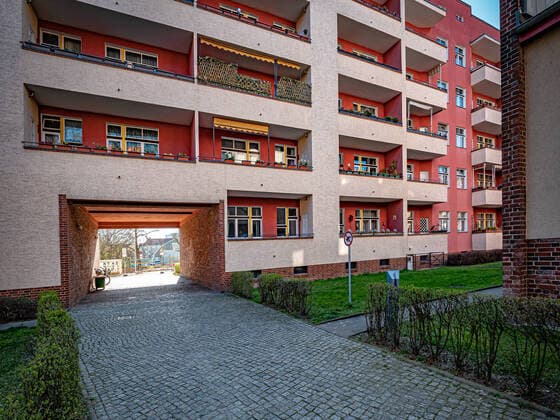 Berlin Pankow OT Prenzlauer Berg: Wohnstadt Carl Legien an der Erich-Weinert-Straße, UNESCO Weltkulturerbe, Siedlungen der Moderne, im Besitz der DEUTSCHE WOHNEN Berlin