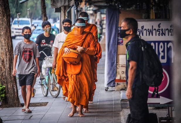 March 31, 2020, Bangkok, Abkhazia: Thai monks wear protective masks as a preventive measure against the spread of COVID-19 pandemic in Bangkok..Thai Public Health Ministry reports 120 new cases of coronavirus (Covid-19), raising the total to 1,771 and 12 deaths. Bangkok Abkhazia - ZUMAs197 20200331_zaa_s197_140 Copyright: xPrawetxPuengsawangpholx
