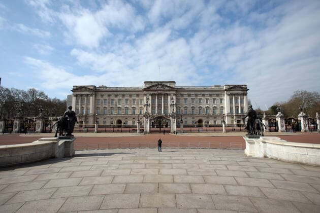 Day Nine of Lockdown in London. Buckingham Palace is almost deserted at 11.00, which is normally around the time it is very busy with tourists watching the changing of the guard. The country is on lockdown due to the COVID-19 Coronavirus pandemic. People are not allowed to leave home except for minimal food shopping, medical treatment, exercise - once a day, and essential work. COVID-19 Coronavirus lockdown, London, UK, on April 1, 2020 