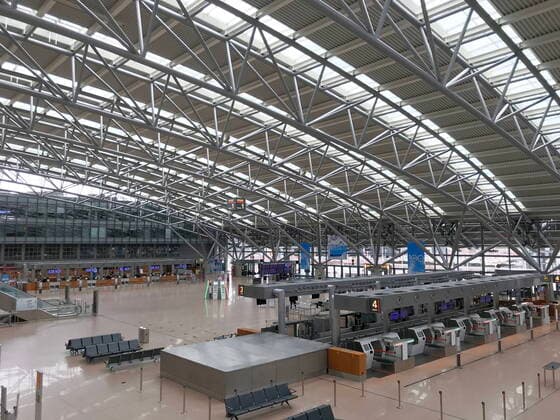 Keine Menschen während der Corona Krise am Flughafen Hamburg 01.04.2020