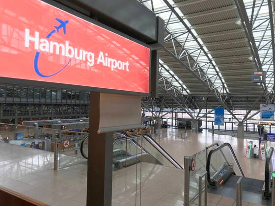 Keine Menschen während der Corona Krise am Flughafen Hamburg 01.04.2020