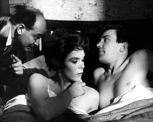 SATURDAY NIGHT AND SUNDAY MORNING, director Karel Reisz, Rachel Roberts, Albert Finney, on set, 1960 Courtesy Everett Collection !ACHTUNG AUFNAHMEDATUM GESCHÃ„TZT! PUBLICATIONXNOTxINxCANxCHNxFRAxITAxJPNxNORxPOLxRUSxESPxUKxUSA Copyright: xCourtesyxEverettxCollectionx MCDSANI EC006