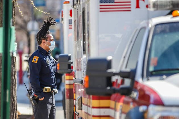 April 1, 2020, New York, NEW YORK, EUA: Movement of health professionals at The Brooklyn Hospital Center where a morgue was adapted on a refrigerated truck on the street of the hospital in the Brooklyn neighborhood of New York during the Coronovirus COVID-19 pandemic in the United States. New York EUA - ZUMAc233 47112282st Copyright: xVanessaxCarvalhox