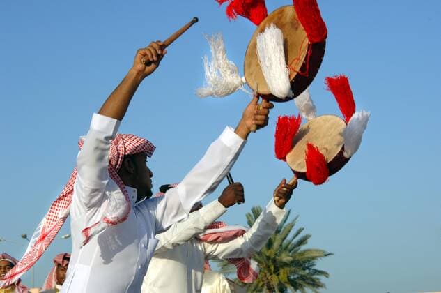 IMAGO Creative: FIFA WM 2022, Katar-Kultur Qataris performing traditional dance Doha, Qatar.  Copyright: xSylviexVanxRoey arabianEyex SV27738