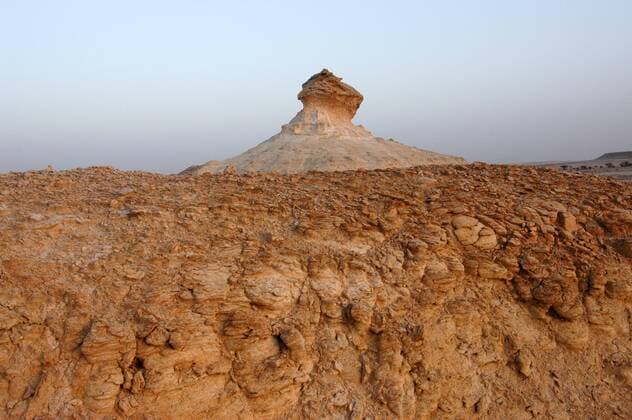 Limestone escarpment of Bir Zekreet, Qatar.  Copyright: xSylviexVanxRoey arabianEyex SV56087