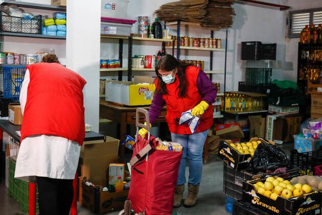 April 2, 2020, Valdemoro, MADRID, SPAIN: Illustration, workers of Vicente Ferrer Center of Valdemoro (Valdemoro City Council Social Center) continue continue to deliver food to more than 140 families (more than 400 neighbors) in need during the third week after the Government declared the state of alarm in Spain and recommended people to stay at home to fight coronavirus COVID-19 on March 29, 2020 in Valdemoro, Madrid, Spain Valdemoro SPAIN - ZUMAa181 20200402_zaa_a181_017 Copyright: xOscarxJ.xBarrosox