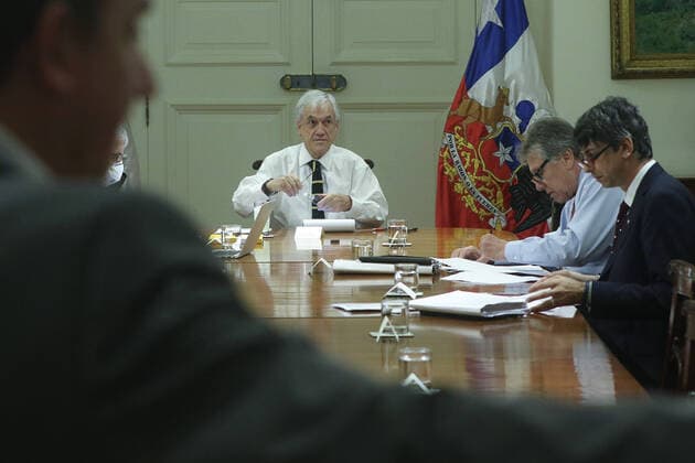 Santiago, April 2, 2020 The President of the Republic, Sebastian Pinera, participates in a new meeting of the Emergency Committee for the coronavirus in our country Pool Fotografico Via Aton Chile, Santiago Chile Aton 409345  Copyright: POOLxFOTOGRAFICO VIAxATONxCHILE