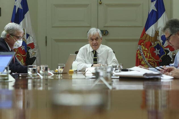 Santiago, April 2, 2020 The President of the Republic, Sebastian Pinera, participates in a new meeting of the Emergency Committee for the coronavirus in our country Pool Fotografico Via Aton Chile, Santiago Chile Aton 409351  Copyright: POOLxFOTOGRAFICO VIAxATONxCHILE