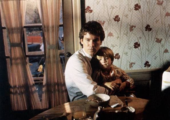CUJO, Daniel Hugh Kelly, Danny Pintauro, 1983, (c)Warner Bros. courtesy Everett Collection Warner Bros Courtesy Everett Collection !ACHTUNG AUFNAHMEDATUM GESCHÃ„TZT! PUBLICATIONXNOTxINxCANxCHNxFRAxITAxJPNxNORxPOLxRUSxESPxUKxUSA Copyright: xWarnerxBros CourtesyxEverettxCollectionx MMDCUJO EC002