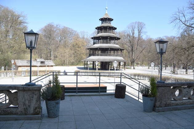 Chinesischer Turm Muenchen 02.04.20 Englischer Garten Muenchen