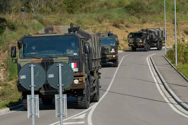 Florence - coronavirus emergency - Crematorium of Trespiano. Army trucks arrive with the dead of Bergamo (Claudio Fusi Fotogramma, Florence - 2020-04-02) p.s. la foto e utilizzabile nel rispetto del contesto in cui e stata scattata, e senza intento diffamatorio del decoro delle persone rappresentate  Copyright: xClaudioxFusix xFOTOGRAMMAx