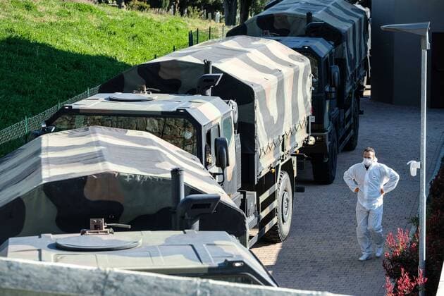 Florence - coronavirus emergency - Crematorium of Trespiano. Army trucks arrive with the dead of Bergamo (Claudio Fusi Fotogramma, Florence - 2020-04-02) p.s. la foto e utilizzabile nel rispetto del contesto in cui e stata scattata, e senza intento diffamatorio del decoro delle persone rappresentate  Copyright: xClaudioxFusix xFOTOGRAMMAx
