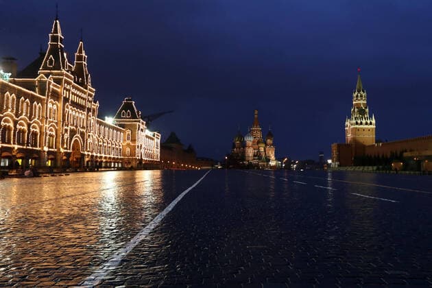 MOSCOW, RUSSIA - APRIL 2, 2020: A view of the GUM department store in Red Square deserted due to a home isolation order declared for Moscow residents of all ages to restrict movement within the city and reduce the risk of contagion, effective since March 30, 2020, as a measure to contain the spread of the COVID-19 coronavirus infection. Violations of the stay-at-home order carry fines ranging from 15,000 to 40,000 rubles for non-infected people, and up to 1m rubles or imprisonment for up to 3 years for infected people, depending on the severity of consequences. Stanislav Krasilnikov TASS  TS0D43F4