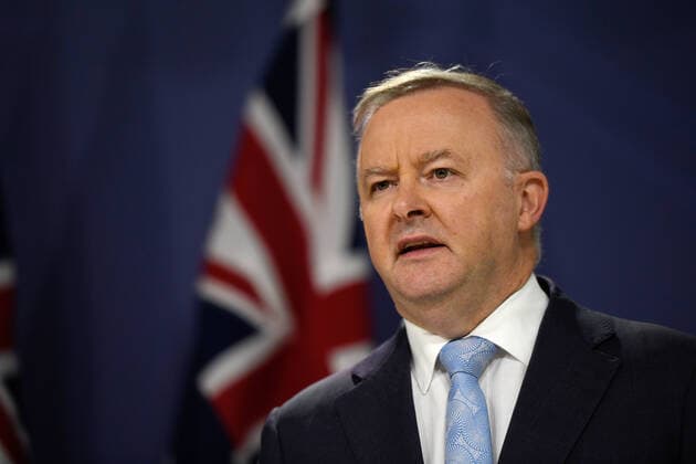 ANTHONY ALBANESE PRESSER, Federal Opposition Leader Anthony Albanese speaks to the media during a press conference in Sydney, Friday, April 3, 2020. ( NO ARCHIVING, EDITORIAL USE ONLY, NO USE IN BOOKS WITHOUT CONSENT SYDNEY NSW AUSTRALIA  Copyright: xBIANCAxDExMARCHIx 20200403001461559510