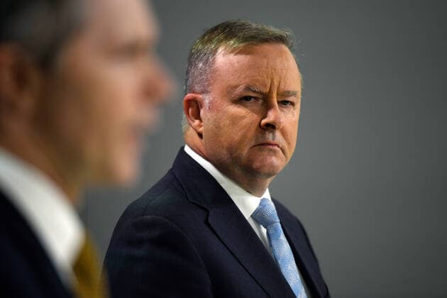 ANTHONY ALBANESE PRESSER, Federal Opposition Leader Anthony Albanese (right) is seen during a press conference in Sydney, Friday, April 3, 2020. ( NO ARCHIVING, EDITORIAL USE ONLY, NO USE IN BOOKS WITHOUT CONSENT SYDNEY NSW AUSTRALIA  Copyright: xBIANCAxDExMARCHIx 20200403001461559972