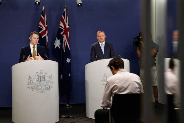 ANTHONY ALBANESE PRESSER, (L-R) Federal Shadow Minister for Housing and Homelessness Jason Clare and Federal Opposition Leader Anthony Albanese speak to the media during a press conference in Sydney, Friday, April 3, 2020. ( NO ARCHIVING, EDITORIAL USE ONLY, NO USE IN BOOKS WITHOUT CONSENT SYDNEY NSW AUSTRALIA  Copyright: xBIANCAxDExMARCHIx 20200403001461561928
