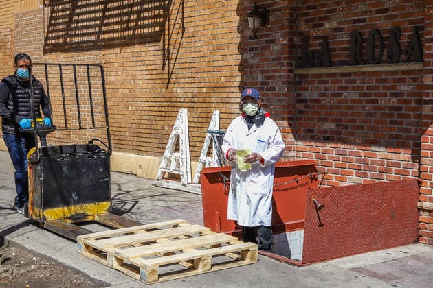 April 2, 2020, New York, NEW YORK, EUA: Movement of people wearing medical masks in New York City during the Coronavirus COVID-19 pandemic in the United States. New York EUA - ZUMAc233 47114119st Copyright: xVanessaxCarvalhox