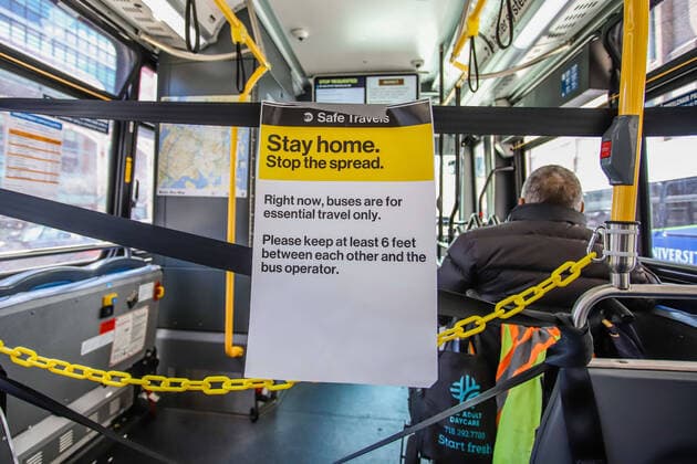 April 2, 2020, New York, NEW YORK, EUA: New York public transport usage sign board is seen inside the bus during the Coronavirus COVID-19 pandemic in the United States. New York EUA - ZUMAc233 47114156st Copyright: xVanessaxCarvalhox
