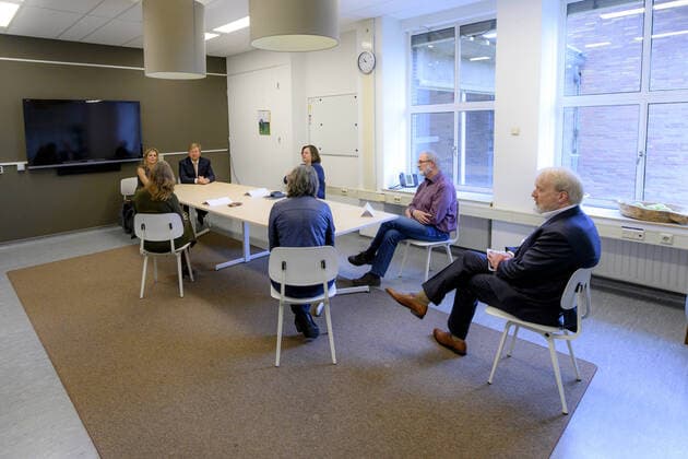 03-04-2020 Bilthoven Queen Maxima and King Willem-Alexander visited the RIVM, National Institute for Public Health and the Environment, in the context of the coronavirus (Covid-19) in Bilthoven. Meeting with the Outbreak Management Team and Jaap van Dissel and Hans Brug of Het Rijksinstituut voor Volksgezondheid en Milieu.  Copyright: xPPEx