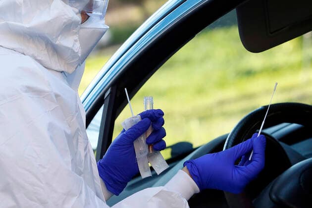 Rome April 4th 2020. Santa Maria della Pieta . Coronavirus emergency. Due to the spread of Covid-19 virus, Italy started a new procedure, a drive-through COVID-19 pharyngeal and nasal swab to test possible positivity to the infection . In the pictures, medical workers testing doctors and nurses of San Filippo Neri hospital. Photo Samantha Zucchi Insidefoto SamanthaxZucchi