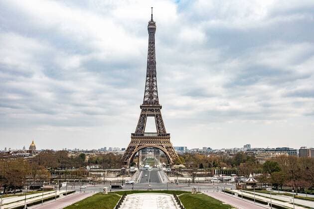 General view of the Eiffel tower during citizen movement restrictions and coronavirus containment measures in Paris, France, on April 02, 2020.  Copyright: xChristophexMorinx