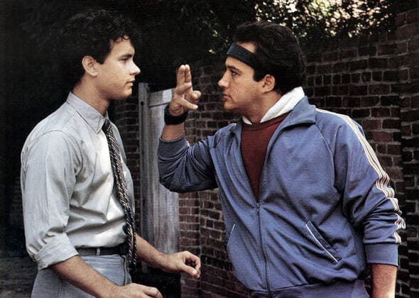 MAN WITH ONE RED SHOE, THE, Tom Hanks, Jim Belushi, 1985 20thCentFox Courtesy Everett Collection !ACHTUNG AUFNAHMEDATUM GESCHÃ„TZT! PUBLICATIONXNOTxINxCANxCHNxFRAxITAxJPNxNORxPOLxRUSxESPxUKxUSA Copyright: x20thCentFox CourtesyxEverettxCollectionx MSDMAWI EC046
