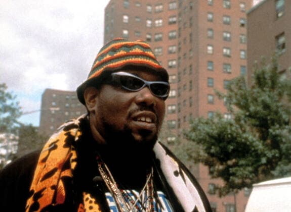 SCRATCH, Afrika Bambaataa, 2002 Courtesy Everett Collection !ACHTUNG AUFNAHMEDATUM GESCHÃ„TZT! PUBLICATIONXNOTxINxCANxCHNxFRAxITAxJPNxNORxPOLxRUSxESPxUKxUSA Copyright: xCourtesyxEverettxCollectionx MSDSCRA EC001