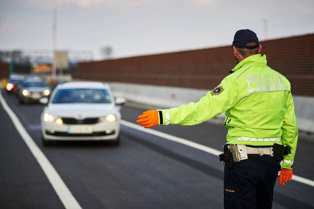 April 3, 2020, Vrhnika, Slovenia: A police officer controls the traffic at one of the checkpoints 15 km west of Slovenian capital Ljubljana..Slovenian authorities implemented stricter travel ban rules to prevent citizens of one municipality to travel into another municipality, except for work or urgent matters, to prevent the spread of the coronavirus. Police controls are mostly set on roads, leading to popular tourists™ places. Authorities believe that sunny weather forecast could draw people out of their homes during the quarantine period and thus the coronavirus situation could worsen. Vrhnika Slovenia - ZUMAs197 20200403_zaa_s197_290 Copyright: xJurexMakovecx