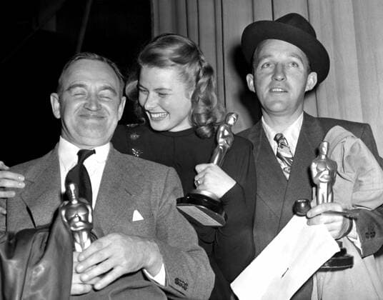 OSCARS. Bester Nebendarsteller. PreistrÃ¤ger 1941-1950 OSCARS. Beste Hauptdarstellerin. PreistrÃ¤gerinnen 1941-1950 OSCARS. Bester Hauptdarsteller. PreistrÃ¤ger 1941-1950 1944: BARRY FITZGERALD Best Supporting Actor, GOING MY WAY , INGRID BERGMAN Best Actress, GASLIGHT , BING CROSBY Best Actor, GOING MY WAY , Grauman s Chinese Theater, 3 16 45 Courtesy Everett Collection !ACHTUNG AUFNAHMEDATUM GESCHÃ„TZT! PUBLICATIONXNOTxINxCANxCHNxFRAxITAxJPNxNORxPOLxRUSxESPxUKxUSA Copyright: xCourtesyxEverettxCollectionx SBDOSPI EC001