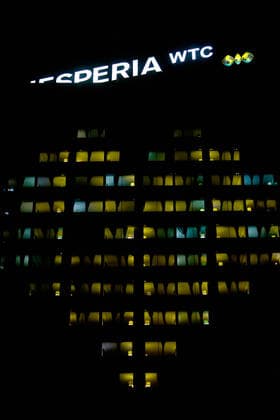 April 3, 2020, Valencia, Carabobo, Venezuela: April 03, 2020. The Hesperia hotel turned on the lights in its rooms to form a heart, to give hope to fight humanity against the Coronavirus pandemic, in the city of Valencia, Carabobo state. Photo: Valencia Venezuela - ZUMAhe3_ 20200403_zbp_he3_001 Copyright: xJuanxCarlosxHernandezx