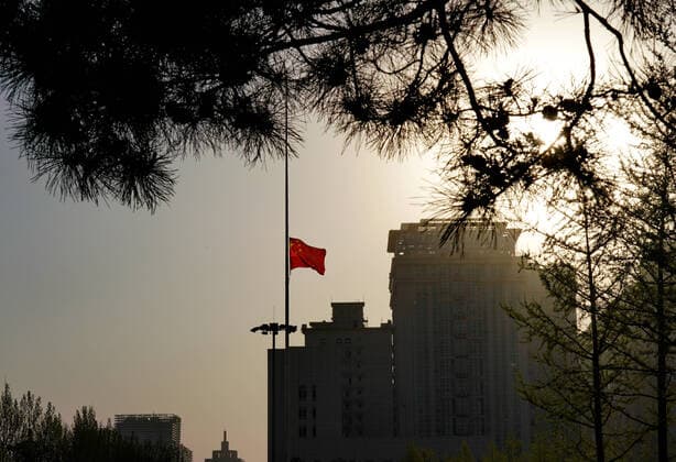 (200404) -- SHIJIAZHUANG, April 4, 2020 -- A Chinese national flag flies at half-mast to mourn for martyrs who died in the fight against the novel coronavirus disease (COVID-19) outbreak and compatriots died of the disease in Shijiazhuang, north China s Hebei Province, April 4, 2020. ) CHINA-COVID-19 VICTIMS-NATIONAL MOURNING (CN) MuxYu 