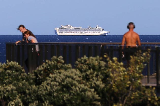AUSTRALIA CORONAVIRUS COVID-19, The Ruby Princess cruise ship sails off the coast of Sydney, Saturday, April 4, 2020. A total of 622 passengers on board the Ruby Princess have tested positive for COVID-19 including 342 residing in NSW. ( NO ARCHIVING, EDITORIAL USE ONLY, NO USE IN BOOKS WITHOUT CONSENT SYDNEY NSW AUSTRALIA  Copyright: xSTEVENxSAPHOREx 20200404001461746299