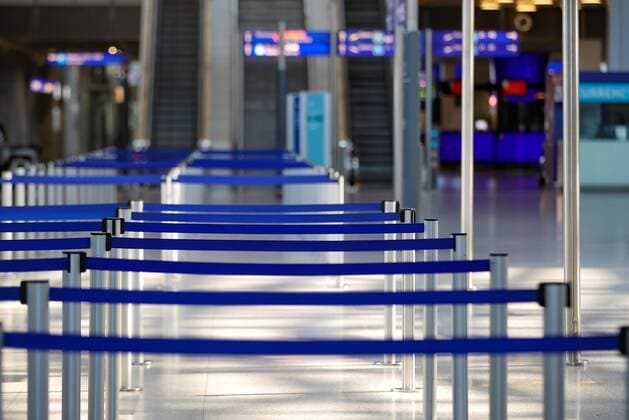 Frankfurt am Main, Flughafen Terminal 2, 04.04.2020, Terminal 2 Frankfurt Airport Flughafen, leere Schalterhallen im Terminal 2 in Zeiten der Corona-Krise Frankfurt am Main Flughafen Terminal 2 Hessen Deutschland