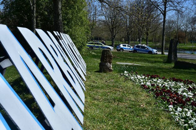 In Saarbrücken registriert die Polizei nur wenige Verstöße gegen die geltenden Ausgangsbeschränkungen im Rahmen der Corona-Krise am Samstag (4.4.2020). Innenminister Klaus Bouillon machte sich am Staden ein Bild von der Lage und redete mit Polizisten. .