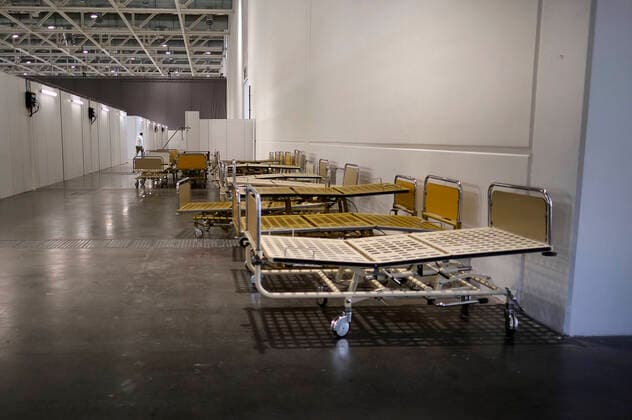 Besichtigung eines Corona-Notfallkrankenhauses auf dem Messegelande. Hannover, 04.04.2020