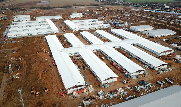Bilder des Jahres 2020, News 04 April News Themen der Woche KW13 News Bilder des Tages MOSCOW, RUSSIA - APRIL 4, 2020: An aerial view of the construction site of a new infectious deseases hospital for COVID-19 coronavirus patients by the village of Golokhvastovo. Mikhail Japaridze TASS  TS0D4686