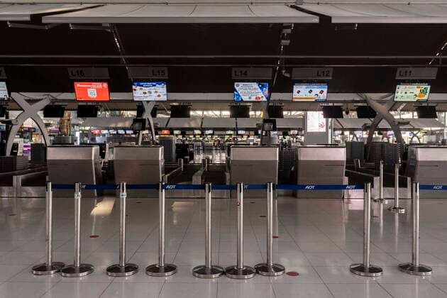 April 4, 2020, Bangkok, Bangkok, Thailand: Thailand banned all international flights from landing in the country starting April 4th until at least the end of Monday April 6th. Bangkok s Suvanarbhumi International Airport, one of 2 international airports serving the Thai capital, was a shadow of it s former self as the departure halls and check in counters were largely empty of people and activity. These extreme measures were put into place in an effort to stop new cases of Covid-19 from being imported into the country. Bangkok Thailand - ZUMAt128 20200404_zap_t128_001 Copyright: xAdryelxTalamantesx