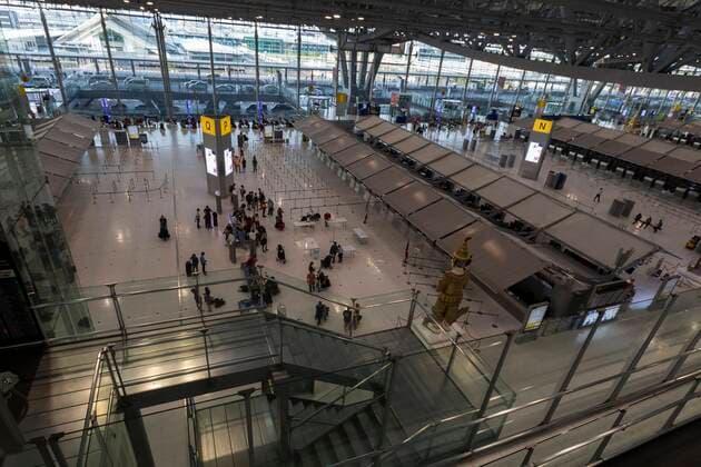 April 4, 2020, Bangkok, Bangkok, Thailand: Thailand banned all international flights from landing in the country starting April 4th until at least the end of Monday April 6th. Bangkok s Suvanarbhumi International Airport, one of 2 international airports serving the Thai capital, was a shadow of it s former self as the departure halls and check in counters were largely empty of people and activity. These extreme measures were put into place in an effort to stop new cases of Covid-19 from being imported into the country. Bangkok Thailand - ZUMAt128 20200404_zap_t128_015 Copyright: xAdryelxTalamantesx