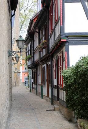 Erfurt 04.04.2020 , Erfurt, Blick in die Kirchgasse