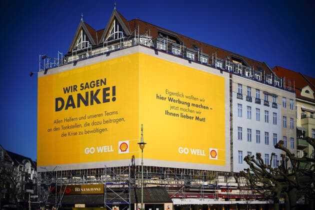 04.04.2020,Berlin,Deutschland,GER,die Stadt in Zeiten der Corona Pandemie. Der Mineralöl- und Erdgas-Unternehmen Shell sagt Danke! Gesehen am Kaiserdamm Ecke Witzlebenplatz.
