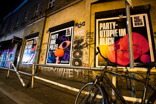 Der leere Eingang vom Kit Kat Club in Berlin am 5. April 2020. Um die Verbreitung des Coronavirus (SARS-CoV-2) zu verlangsamen beschlossen Bund und Laender weitere Restriktionen. Auch die Berliner Clubs sind seit einigen Wochen geschlossen. Wo ueblicherweise sich lange Schlangen von Menschen bilden, ist am Samstag Nacht menschenleer. Coronavirus in Berlin